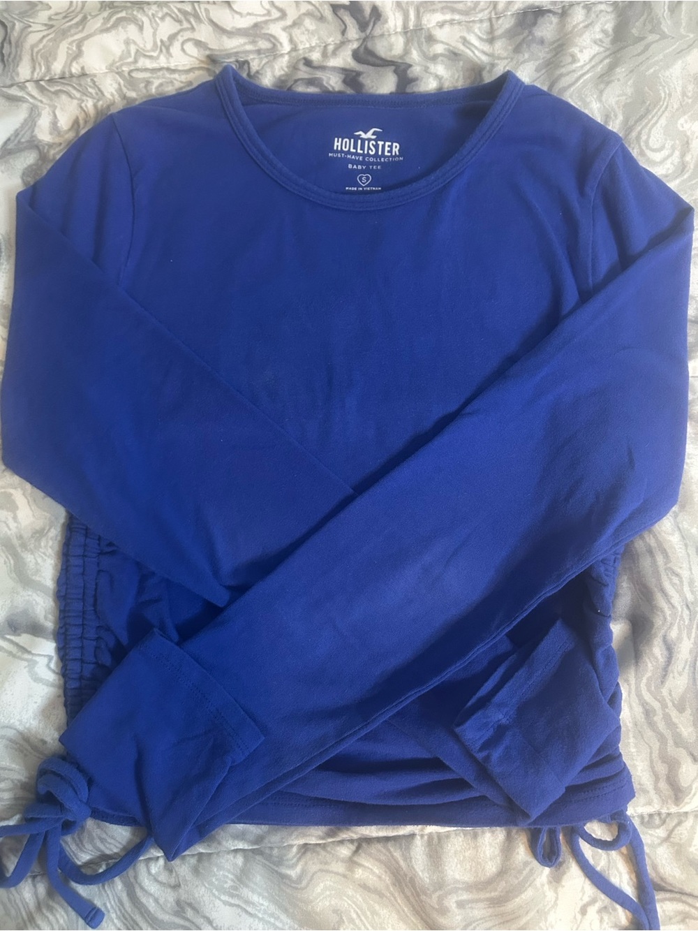 Hollister Women’s  Royal Blue Long-Sleeve Pullover Sweater